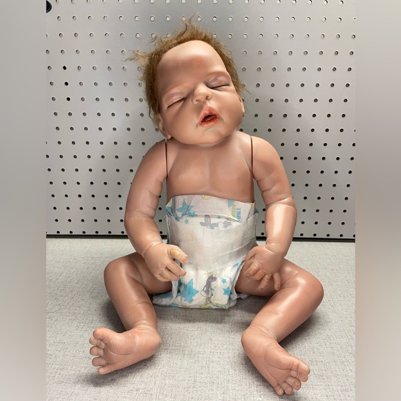 Anatomically Correct Newborn Girl With Tree Costume Pre Owned Condition - Picture 1 of 8